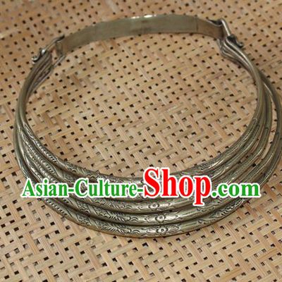 Traditional Chinese Miao Nationality Crafts Jewelry Accessory, Hmong Handmade Miao Silver Collar, Miao Ethnic Minority Palace Silver Necklace for Women