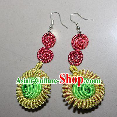Traditional Chinese Miao Nationality Crafts Jewelry Accessory Classical Earbob Accessories, Hmong Handmade Kinking Palace Lady Earrings, Miao Ethnic Minority Weave Eardrop for Women