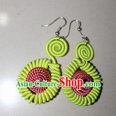 Traditional Chinese Miao Nationality Crafts Jewelry Accessory Classical Earbob Accessories, Hmong Handmade Kinking Palace Lady Earrings, Miao Ethnic Minority Weave Eardrop for Women