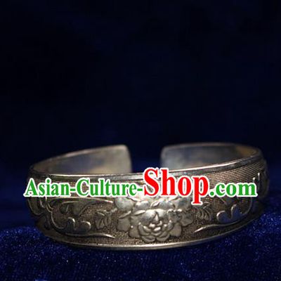 Traditional Chinese Miao Nationality Crafts Jewelry Accessory Bangle, Hmong Handmade Miao Silver Peony Flowers Bracelet, Miao Ethnic Minority Silver Bracelet Accessories for Women