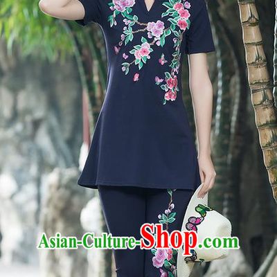 Traditional Chinese National Costume, Elegant Hanfu Embroidery Peach Blossom Flowers Navy T-Shirt, China Tang Suit Blouse Cheongsam Upper Outer Garment Qipao Shirts Clothing for Women