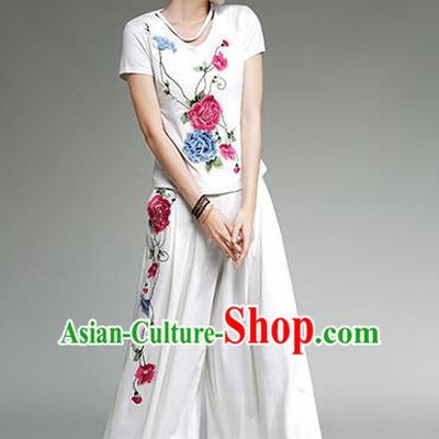 Traditional Chinese National Costume Loose Pants, Elegant Hanfu Embroidered White Ultra-Wide-Leg Trousers, China Ethnic Minorities Tang Suit Pantalettes for Women