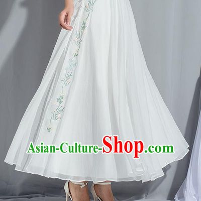 Traditional Ancient Chinese National Pleated Skirt Costume, Elegant Hanfu Chiffon Embroidery Long White Dress, China Tang Dynasty Bust Skirt for Women