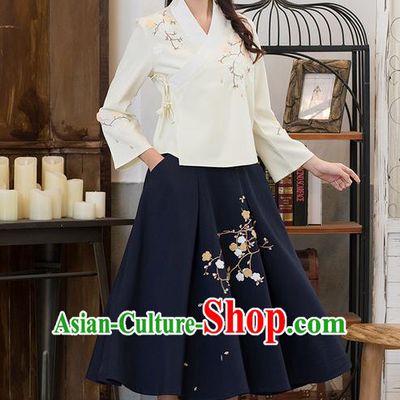 Traditional Chinese National Costume, Elegant Hanfu Embroidery Slant Opening Apricot Shirt, China Tang Suit Republic of China Blouse Cheongsam Upper Outer Garment Qipao Shirts Clothing for Women