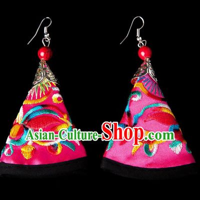 Traditional Chinese Miao Nationality Crafts, Yunnan Hmong Handmade Embroidery Flower Pink Earrings Pendant, China Ethnic Minority Eardrop Accessories Earbob Pendant for Women
