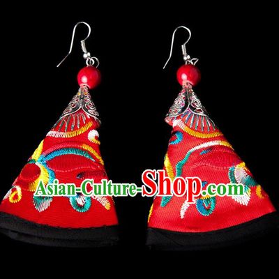 Traditional Chinese Miao Nationality Crafts, Yunnan Hmong Handmade Embroidery Flower Red Earrings Pendant, China Ethnic Minority Eardrop Accessories Earbob Pendant for Women