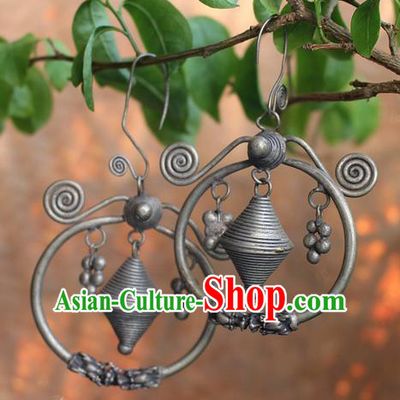 Traditional Chinese Miao Nationality Crafts Jewelry Accessory Classical Earbob Accessories, Hmong Handmade Miao Silver Palace Annulus Earrings, Miao Ethnic Minority Eardrop for Women