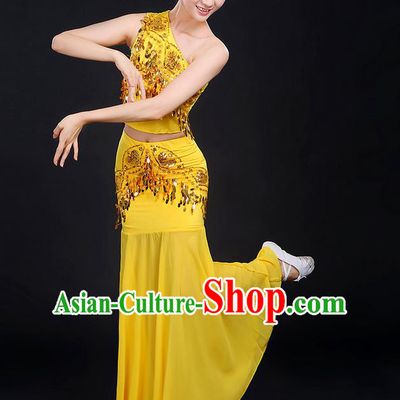 Traditional Chinese Dai Nationality Peacock Dancing Costume, Folk Dance Ethnic Paillette Dress, Chinese Minority Nationality Classic Dance Yellow Costume for Women
