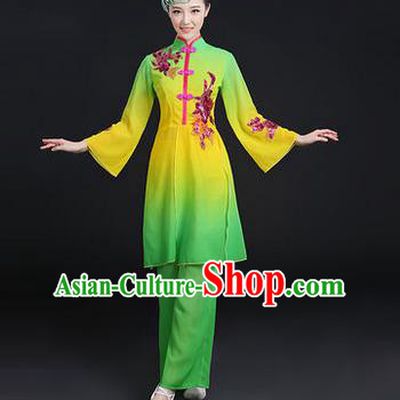 Traditional Chinese Yangge Fan Dancing Costume, Folk Dance Yangko Paillette Dress, Classic Dance Drum Dance Green Clothing for Women