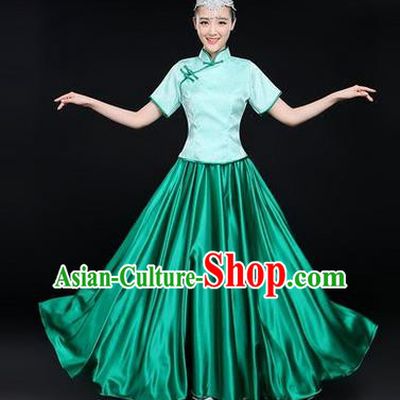 Traditional Chinese Yangge Fan Dancing Costume, Opening Dance Costume, Classic Dance Folk Dance Yangko Costume Drum Dance Green Satin Clothing for Women