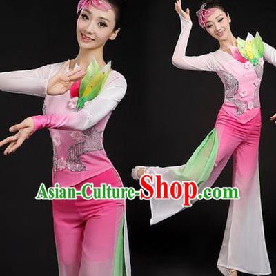 Traditional Chinese Yangge Fan Dancing Costume, Folk Dance Yangko Paillette Uniforms, Classic Lotus Dance Dress Drum Dance Pink Clothing for Women