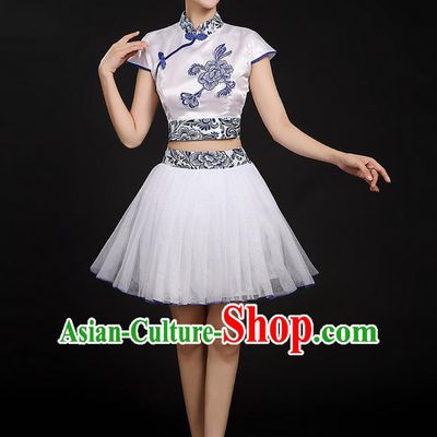 Traditional Chinese Yangge Fan Dancing Costume, Folk Dance Yangko Blue and White Porcelain Flowers Uniforms, Classic Dance Bubble Skirt Drum Dance Mandarin Collar Clothing for Women