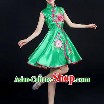 Traditional Chinese Yangge Fan Dancing Costume, Folk Dance Yangko Peony Uniforms, Classic Umbrella Dance Elegant Dress Drum Dance Green Cheongsam Clothing for Women