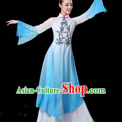 Traditional Chinese Yangge Fan Dancing Costume, Folk Dance Yangko Mandarin Sleeve Embroidered Plum Blossom Uniforms, Classic Umbrella Dance Elegant Dress Drum Dance Blue Clothing for Women
