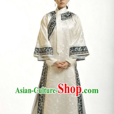 Traditional Ancient Chinese Imperial Princess Costume, Chinese Qing Dynasty Manchu Palace Lady Dress, Chinese Mandarin Robes Imperial Princess Embroidered Clothing for Women