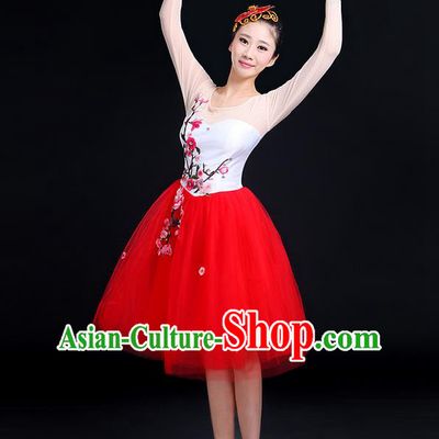 Traditional Chinese Modern Dancing Compere Costume, Women Opening Classic Chorus Singing Group Dance Embroider Plum Blossom Bubble Uniforms, Modern Dance Classic Dance Big Swing Red Short Dress for Women