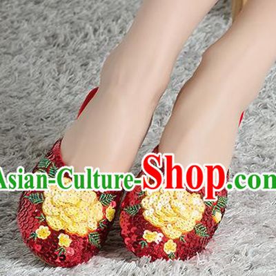Traditional Chinese Shoes, China Handmade Linen Embroidered Beads Sequins Flowers Red Slippers, Ancient Princess Satin Cloth Shoes for Women
