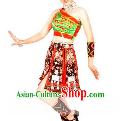 Traditional Chinese Wa Nationality Dancing Costume, Wa Zu Female Folk Dance Ethnic Big Swing Pleated Skirt, Chinese Wa Minority Nationality Embroidery Costume for Women