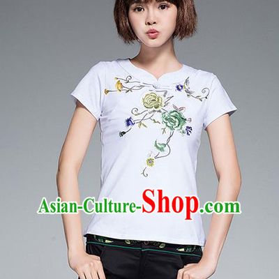 Traditional Chinese National Costume, Elegant Hanfu Embroidery Flowers White T-Shirt, China Tang Suit Plated Buttons Chirpaur Blouse Cheong-sam Upper Outer Garment Qipao Shirts Clothing for Women