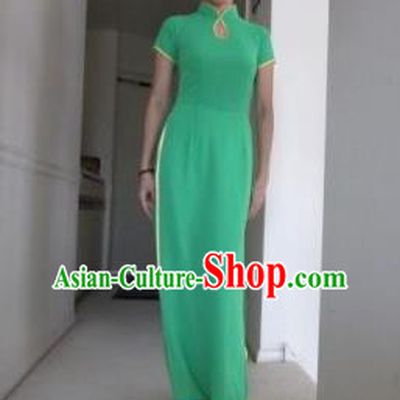Top Grade Asian Vietnamese Traditional Dress, Vietnam National Ao Dai Dress, Vietnam Princess Green Dress and Loose Pants Complete Set Cheongsam Clothing for Women