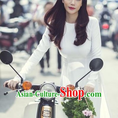 Top Grade Asian Vietnamese Traditional Dress, Vietnam National Dowager Ao Dai Dress, Vietnam White Silk Dress and Pants Complete Set Cheongsam Clothing for Woman