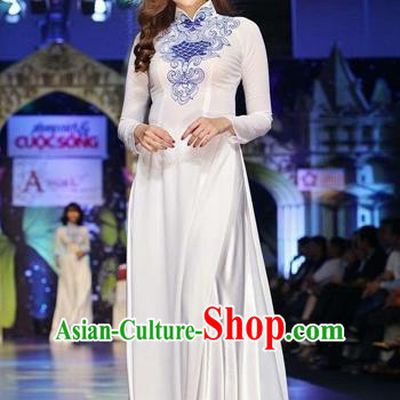 Traditional Top Grade Asian Vietnamese Costumes Dance Dress, Vietnam National Female Handmade Blue and white porcelain White Ao Dai Dress Cheongsam Clothing for Women