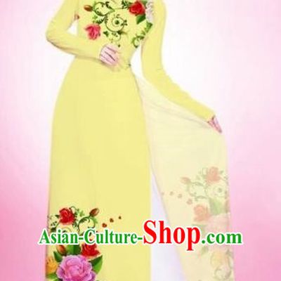 Traditional Top Grade Asian Vietnamese Costumes Classical Painting Flowers Light Yellow Cheongsam, Vietnam National Vietnamese Young Lady Bride Wedding Round Collar Ao Dai Dress
