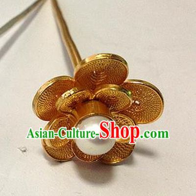 Traditional Handmade Chinese Ancient Classical Hair Accessories Barrettes Golden Wintersweet Hairpins, Pure Sliver Tassel Step Shake Hair Sticks for Women