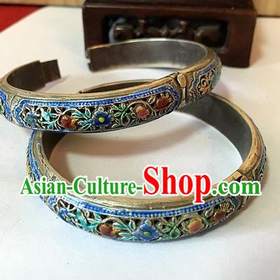 Traditional Chinese Miao Nationality Accessories Blueing Bracelet, Hmong Female Ethnic Pure Sliver Chasing Technique Bangle for Women