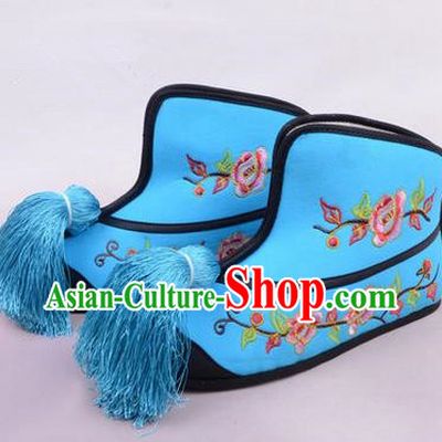 Traditional Chinese Ancient Peking Opera Martial Lady Embroidered Boots, China Beijing Opera Blues Blue Embroidered Shoes