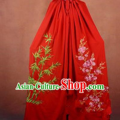Traditional Chinese Beijing Opera Shaoxing Opera Young Lady Clothing Red Cloak, China Peking Opera Diva Role Hua Tan Costume Embroidered Plum Blossoms Orchid Bamboo and Chrysanthemum Mantle