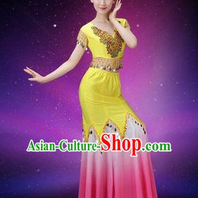 Traditional Chinese Dai Nationality Peacock Dance Costume, Folk Dance Ethnic Pavane Clothing, Chinese Minority Nationality Dance Fishtail Yellow Dress for Women