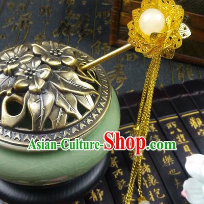 Traditional Handmade Chinese Ancient Classical Hair Accessories Lotus Golden Hairpins, White Bead Tassel Step Shake Hair Stick Hair Fascinators for Women