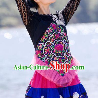 Traditional Chinese National Costume Bellyband, Elegant Hanfu China Miao Nationality Embroidered Boob Tube Top Waistcoat for Women