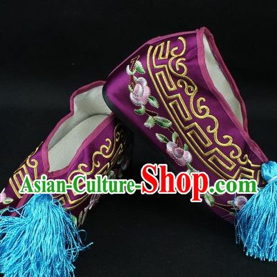 Traditional China Beijing Opera Hua Tan Diva Embroidered Shoes, Ancient Chinese Peking Opera Young Lady Princess Purple Blood Stained Shoes