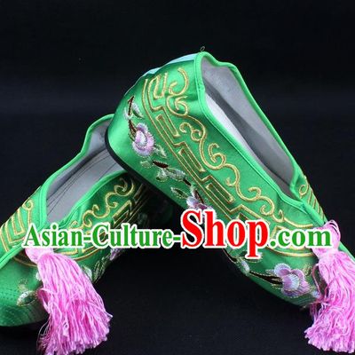 Traditional China Beijing Opera Hua Tan Diva Embroidered Shoes, Ancient Chinese Peking Opera Young Lady Princess Green Blood Stained Shoes