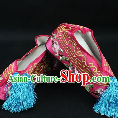 Traditional China Beijing Opera Hua Tan Diva Embroidered Shoes, Ancient Chinese Peking Opera Young Lady Princess Peach Pink Blood Stained Shoes