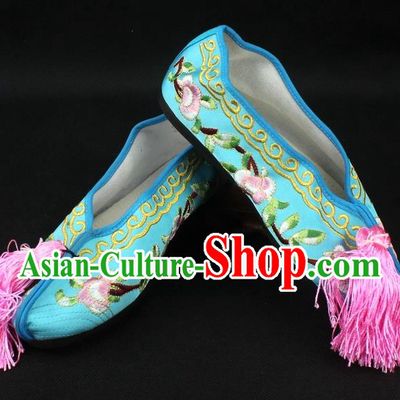 Traditional China Beijing Opera Hua Tan Embroidered Light Blue Shoes, Ancient Chinese Peking Opera Young Lady Diva Princess Blood Stained Shoes