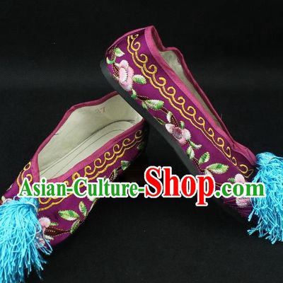 Traditional China Beijing Opera Hua Tan Embroidered Purple Shoes, Ancient Chinese Peking Opera Young Lady Diva Princess Blood Stained Shoes