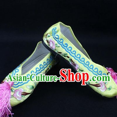 Traditional China Beijing Opera Hua Tan Embroidered Yellow Shoes, Ancient Chinese Peking Opera Young Lady Diva Princess Blood Stained Shoes