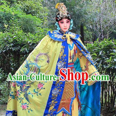 Traditional China Beijing Opera Young Lady Costume Diva Embroidered Phoenix Yellow Cloak, Ancient Chinese Peking Opera Hua Tan Embroidery Cape Clothing