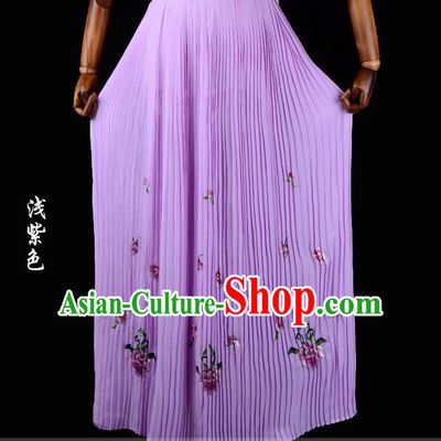 Traditional China Beijing Opera Young Lady Hua Tan Costume Female Embroidered Purple Pleated Skirt, Ancient Chinese Peking Opera Diva Embroidery Peony Dress Bust Skirt