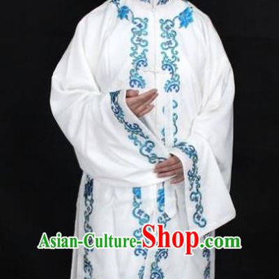 Traditional China Beijing Opera Young Lady Hua Tan Costume White Embroidered Shawl, Ancient Chinese Peking Opera Female Diva Embroidery Dress Clothing