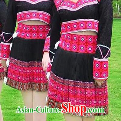 Traditional Chinese Miao Nationality Costume, Hmong Folk Dance Ethnic Black Pleated Skirt, Chinese Minority Nationality Embroidery Clothing for Women