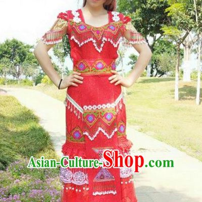 Traditional Chinese Miao Nationality Wedding Costume, Hmong Folk Dance Ethnic Tassel Long Red Pleated Skirt, Chinese Minority Nationality Embroidery Clothing for Women