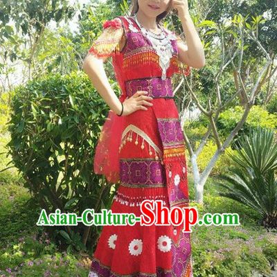 Traditional Chinese Miao Nationality Wedding Costume, Hmong Folk Dance Ethnic Tassel Long Red Pleated Skirt, Chinese Minority Nationality Embroidery Clothing for Women