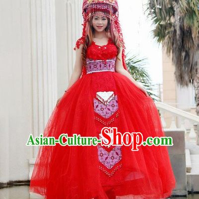 Traditional Chinese Miao Nationality Wedding Veil Costume Embroidered Red Bubble Dress and Headwear, Hmong Folk Dance Ethnic Chinese Minority Nationality Embroidery Clothing for Women