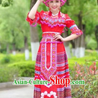 Traditional Chinese Miao Nationality Wedding Bride Costume Red Long Skirt and Tassel Hat, Hmong Folk Dance Ethnic Chinese Minority Nationality Embroidery Clothing for Women