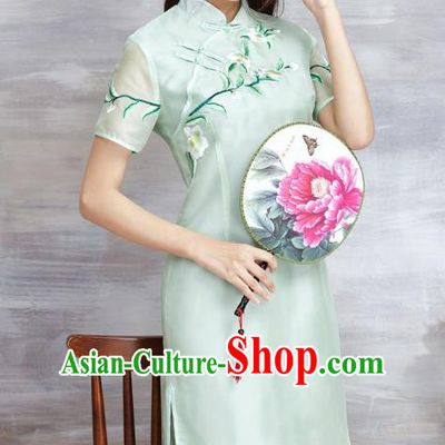 Top Grade Asian Chinese Costumes Classical Embroidery Silk Cheongsam, Traditional China National Plated Buttons Chirpaur Green Qipao for Women
