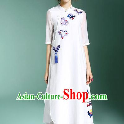 Asian Chinese Oriental Costumes Classical Palace Embroidery White Cheongsam, Traditional China National Chirpaur Tang Suit Plated Buttons Qipao for Women